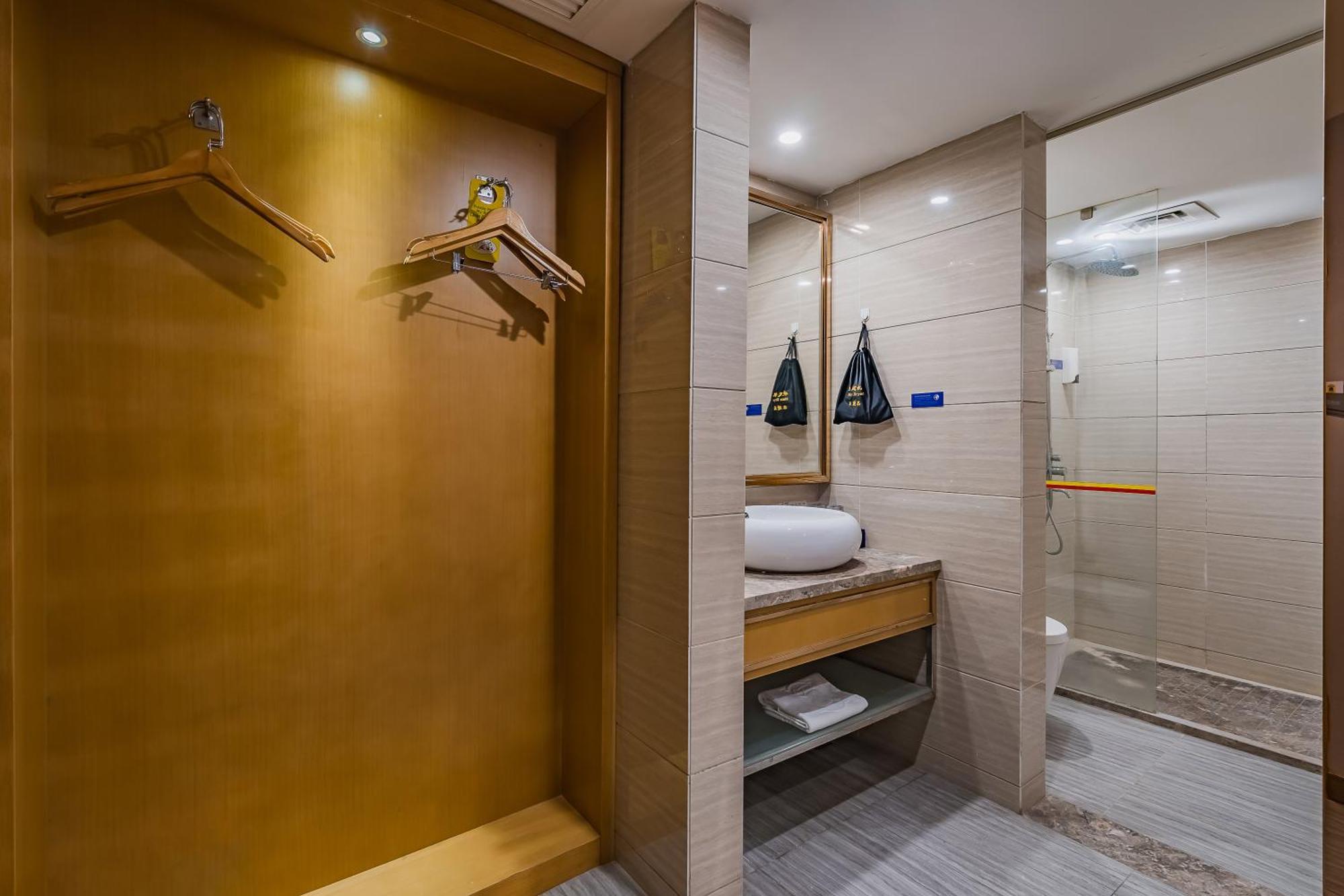 Super 8 Hotel Select Guangzhou Railway Station Xicun Subway Station Екстериор снимка
